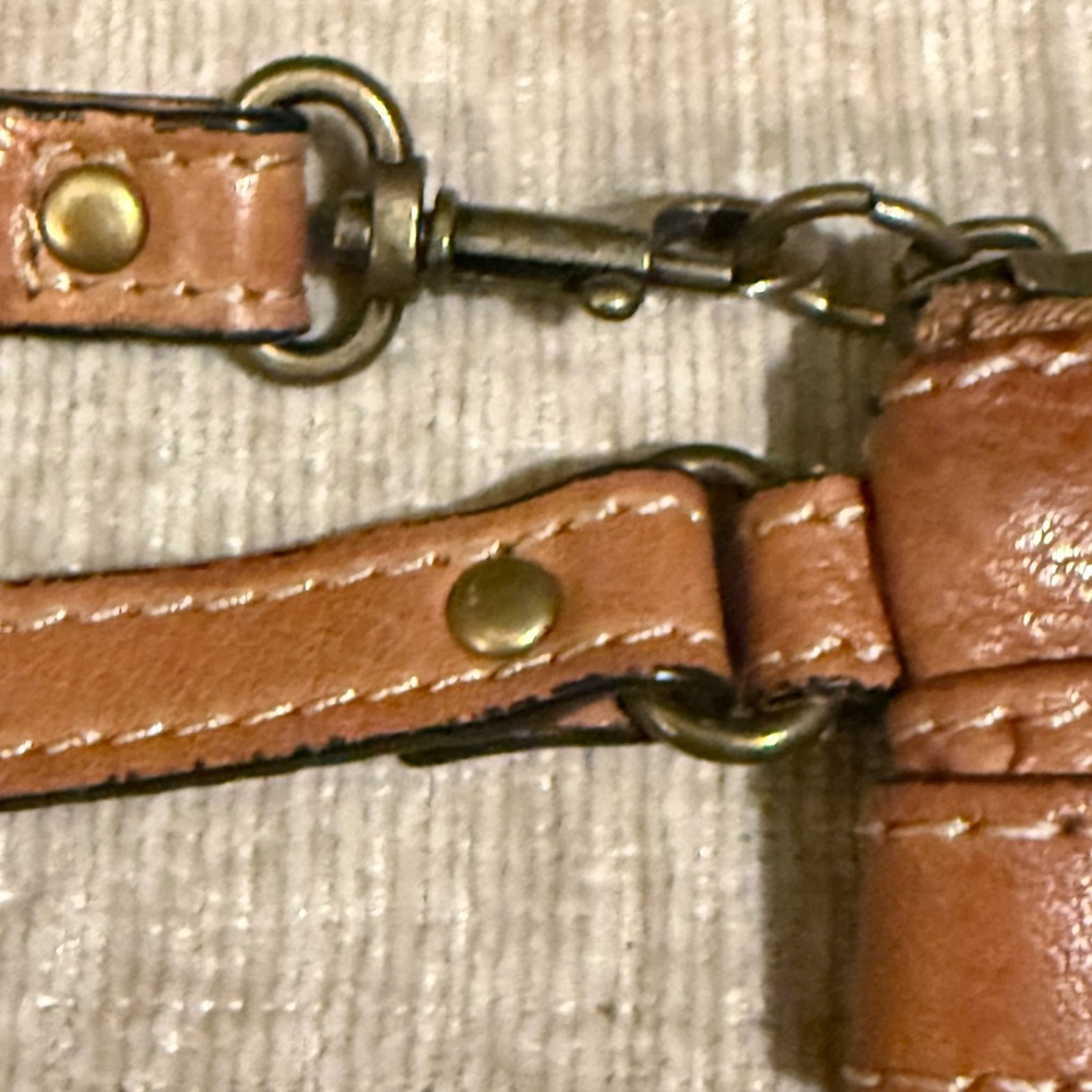 Fossil Leather Wristlet Wallet - Picture 5 of 10